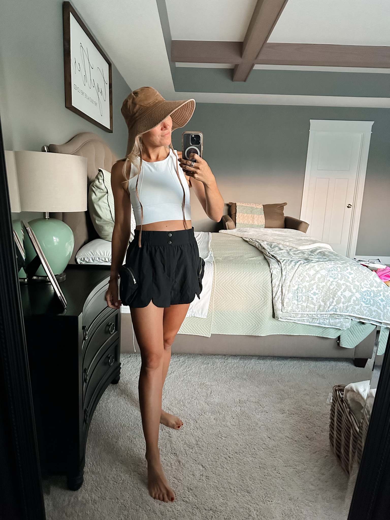 Hiking
Sun hat
Bucket hat
Hiking shorts
White bra 