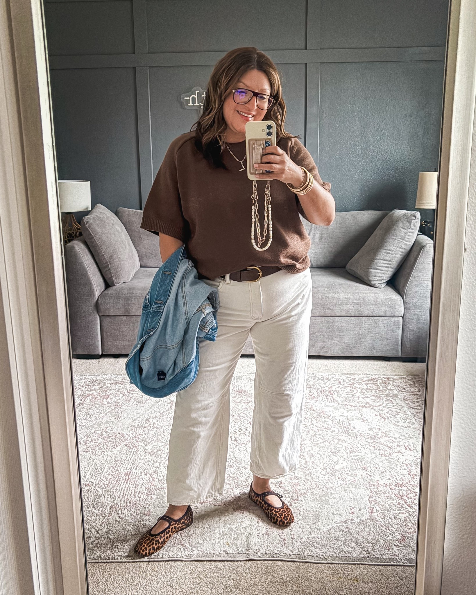 Today’s ootd:
Abercrombie sweater tee (XL)
Banana Republic belt (L)
Madewell barrel leg jeans (31)
Steve Madden ballet flats


#LTKOver40 #LTKMidsize #LTKSaleAlert