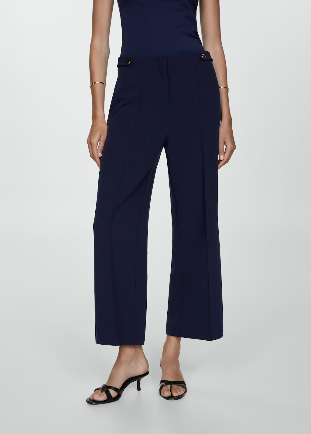 Buttons straight-fit trousers - Women | MANGO USA | MANGO (US)