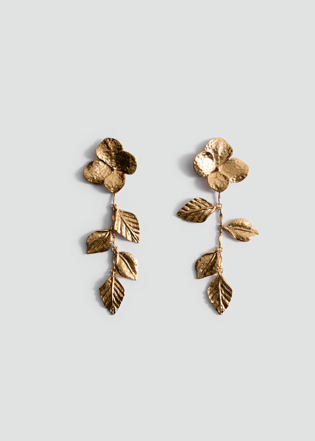 Metallic-flower hanging earrings - Women | MANGO United Kingdom | MANGO (UK)