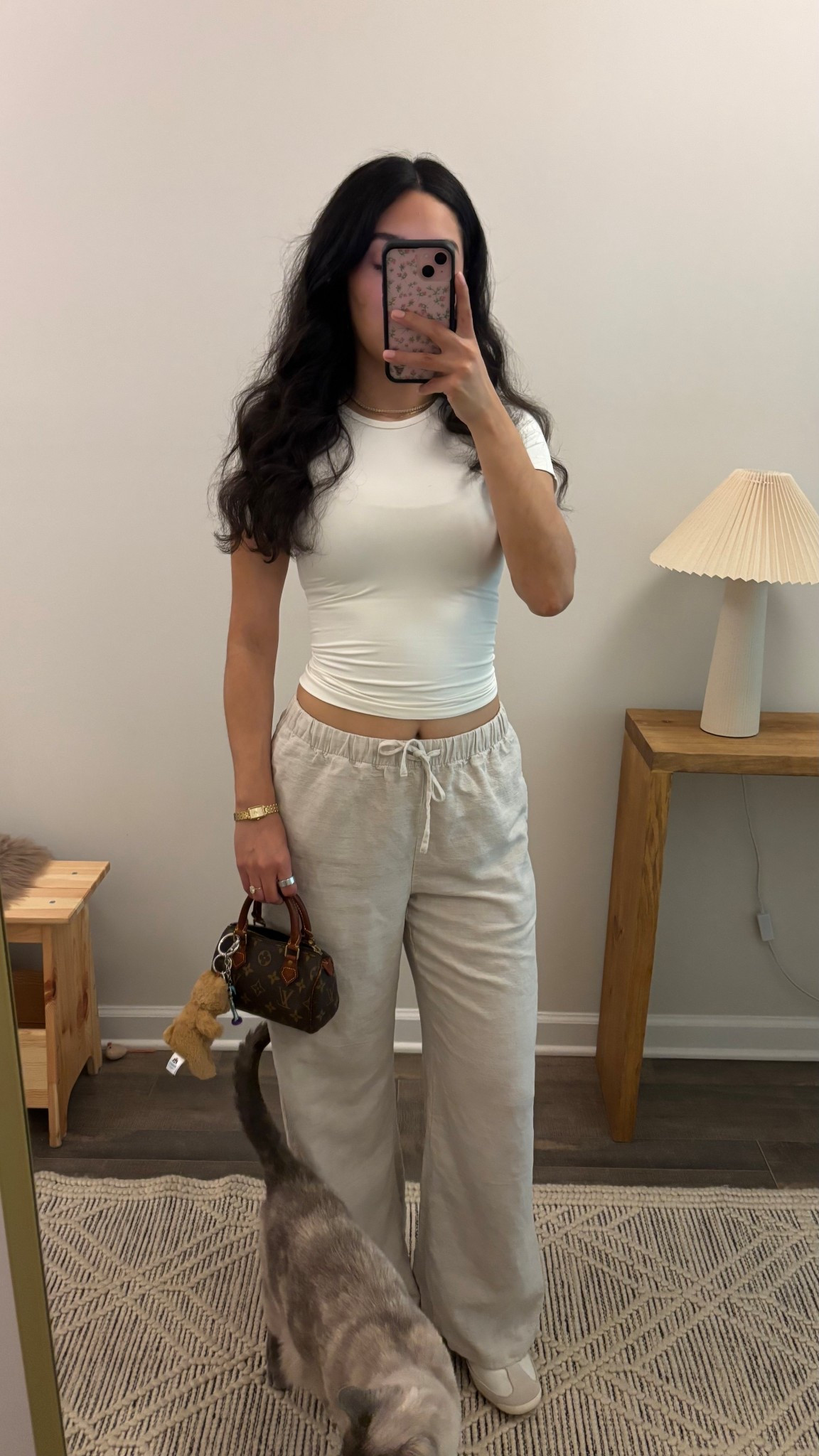 Skims soft smoothing tee (s)
Aritzia lodge linen pants natural ecru (s)