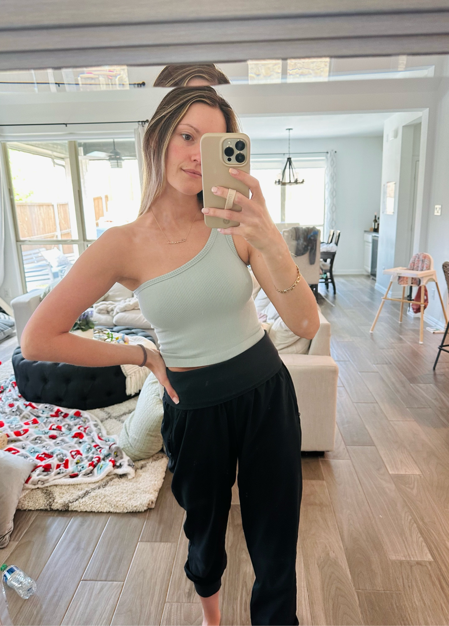 one shoulder ribbed tank 
