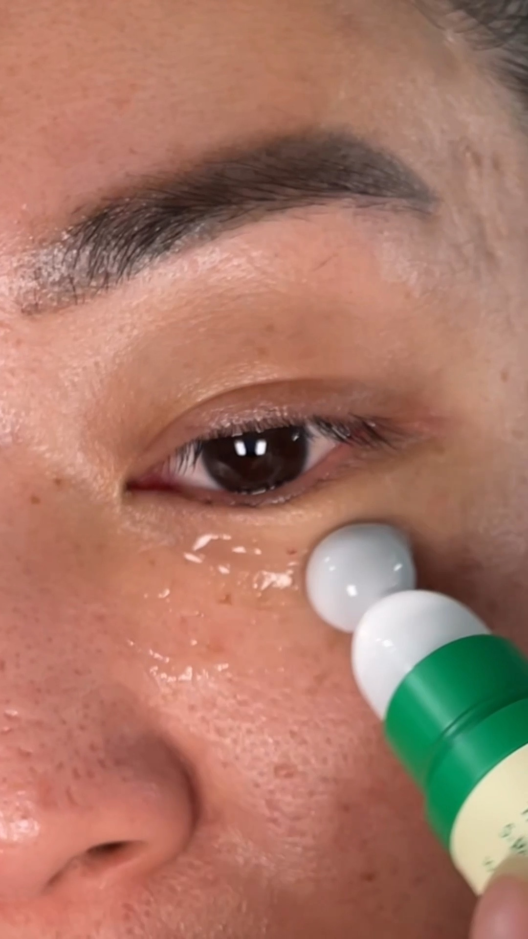 Vegan Collagen Eye Serum by @axisy_official 

Infused with brightening ingredients, this eye serum helps reduce the appearance of dark circles and puffiness, revealing a more radiant, well-rested look. 

Formulated with plant-based Vegan Collagen, this eye serum helps improve the appearance of skin elasticity, promoting a firmer and smoother-looking under-eye area.

#axisy
#glassskin
#glowserum
#axisyglowserum
#veganeyeserum
#axisypartner
#kbeautyskincare

#LTKBeauty