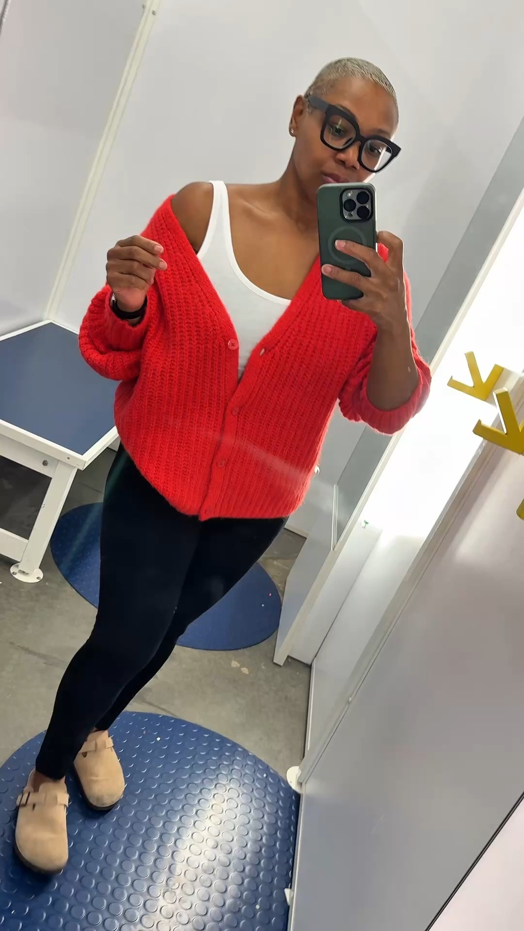 It’s cozy cardigan season! 

Old navy, old navy haul, midsize style, midsize fashion, mom style, mom fashion 

#LTKMidsize #LTKCyberWeek #LTKOver40