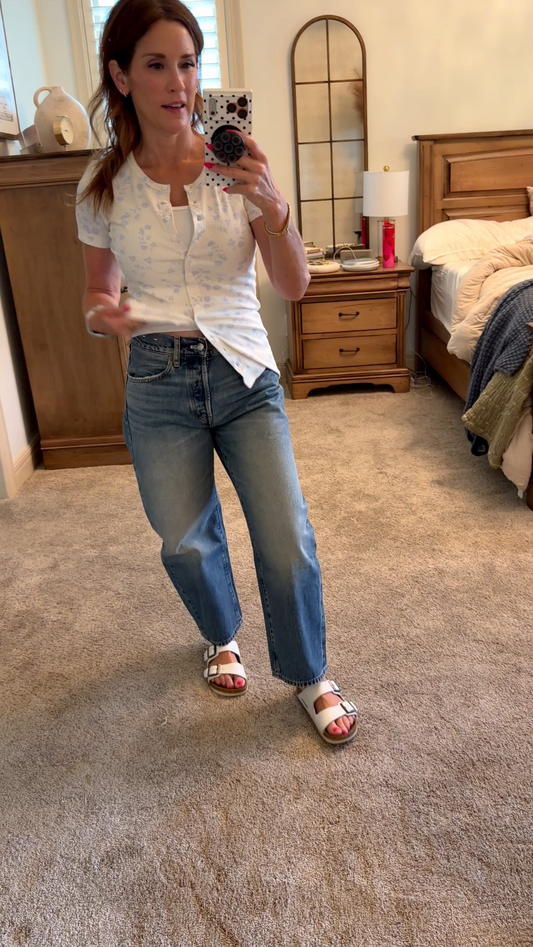 Madewell barrel jeans with button up top the jeans are a petite length. Also come in regular and long length.
￼

#LTKOver40 #LTKPetite #LTKootd