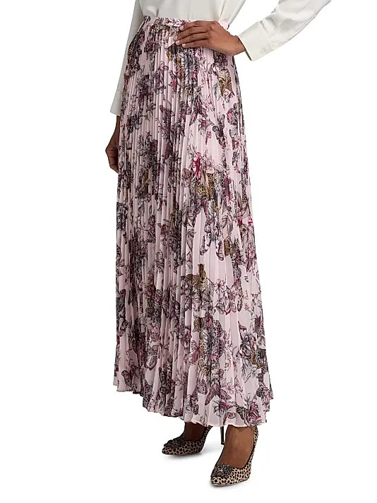 Luxury lovers RUN 🏃‍♀️ Saks Fifth Avenue is giving up to 60% off designer pieces and it’s too good to ignore 💅 from timeless coats to elevated basics, trending heels, dreamy dresses & must-have bags—this is how you upgrade your closet without the full price tag ✨ #luxurysale #saksstyle #designerdeals #fashionfinds #upto60off #designerfashion #styleinspo #ootd #fashionhaul #highendfashion #salefinds #musthaves 

 #LTKSeasonal #LTKU #LTKSaleAlert