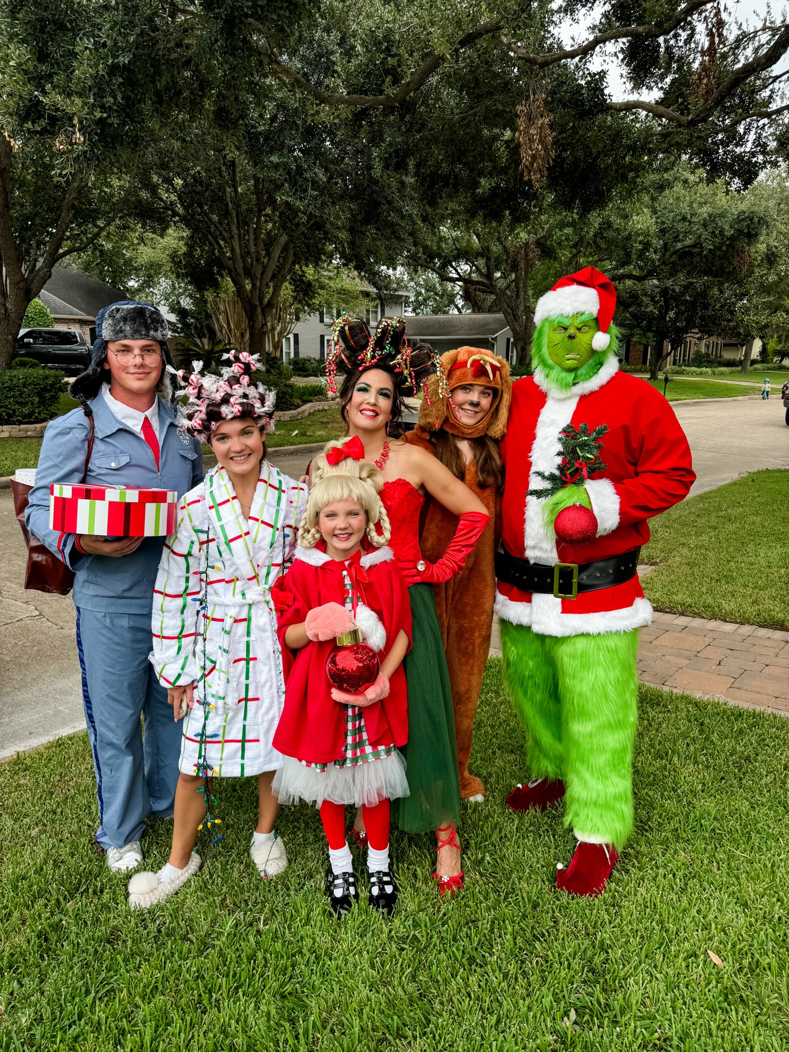 Family Halloween Costume Idea!  The Grinch family costume! #familycostumeidea #thegrinch #amazonfamilycostumes #bettylouwho #cindylouwho #thegrinchfamilycostume #maxthedog #marthamaywhovier #loulouwho #diycostume

#LTKHalloween #LTKFamily #LTKHoliday