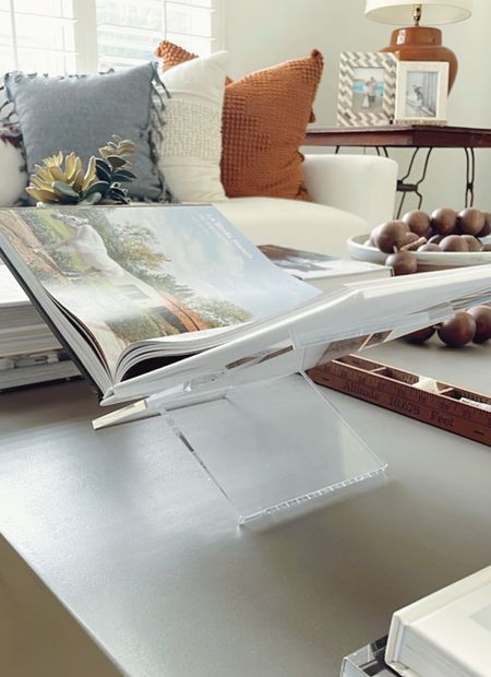 This acrylic book stand makes a fun addition to a coffee table or console table! 👏🏻 #coffeetable #coffeetabledecor #coffeetablestyling #amazonhome #amazonfinds

#LTKhome