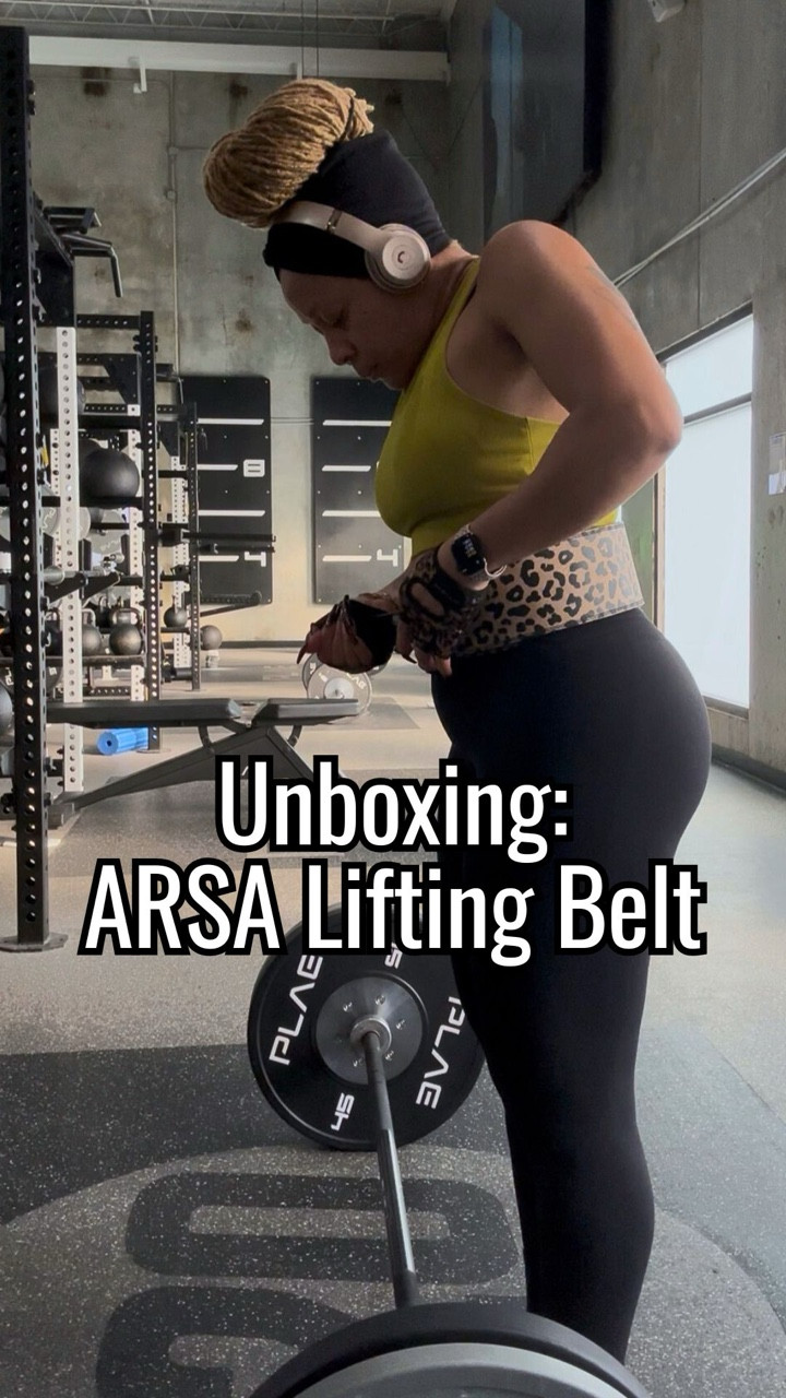 Y’all know your girl likes to lift heavy 💪🏽 & to keep it up I need the right equipment! 
So unbox my new @arsafitness lever weightlifting belt with me! 

 