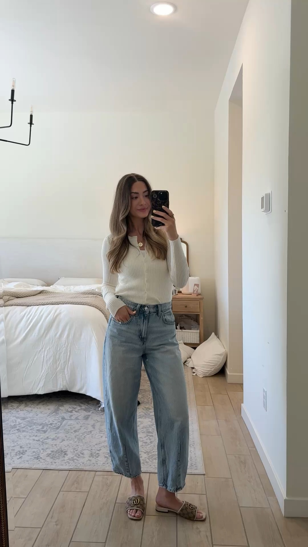 Mom ootd!!!! 👏🏽✨ obsessed with these target barrel jeans I pray they are still in stock! Anything from this brand is amazing for denim from Target though! Small in top 26 in jeans 

#LTKSeasonal #LTKootd