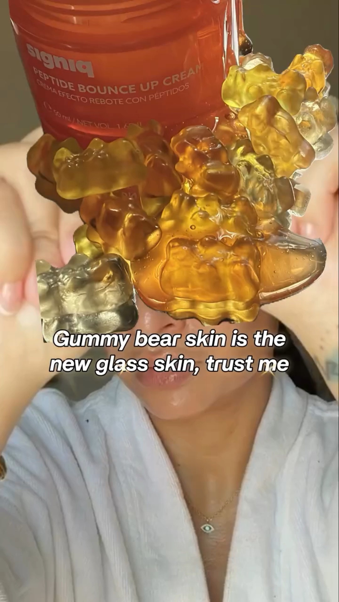 ⁠My toxic trait is wanting to eat my skincare 😭 But honestly, this jelly moisturizer is the blueprint for the ultimate glass skin routine.
If you’re trying to get that dewy skin and a healthy glowy skin finish without the sticky mess, this bounce-back texture is a 10/10. It literally melts into the skin. Consider me obsessed.
@signiq_global 

#glassskin⁠ ⁠#skincareroutine⁠ ⁠#jellymoisturizer⁠ ⁠#glowyskin⁠ ⁠#signiq⁠ ⁠cleargirlaesthetic⁠