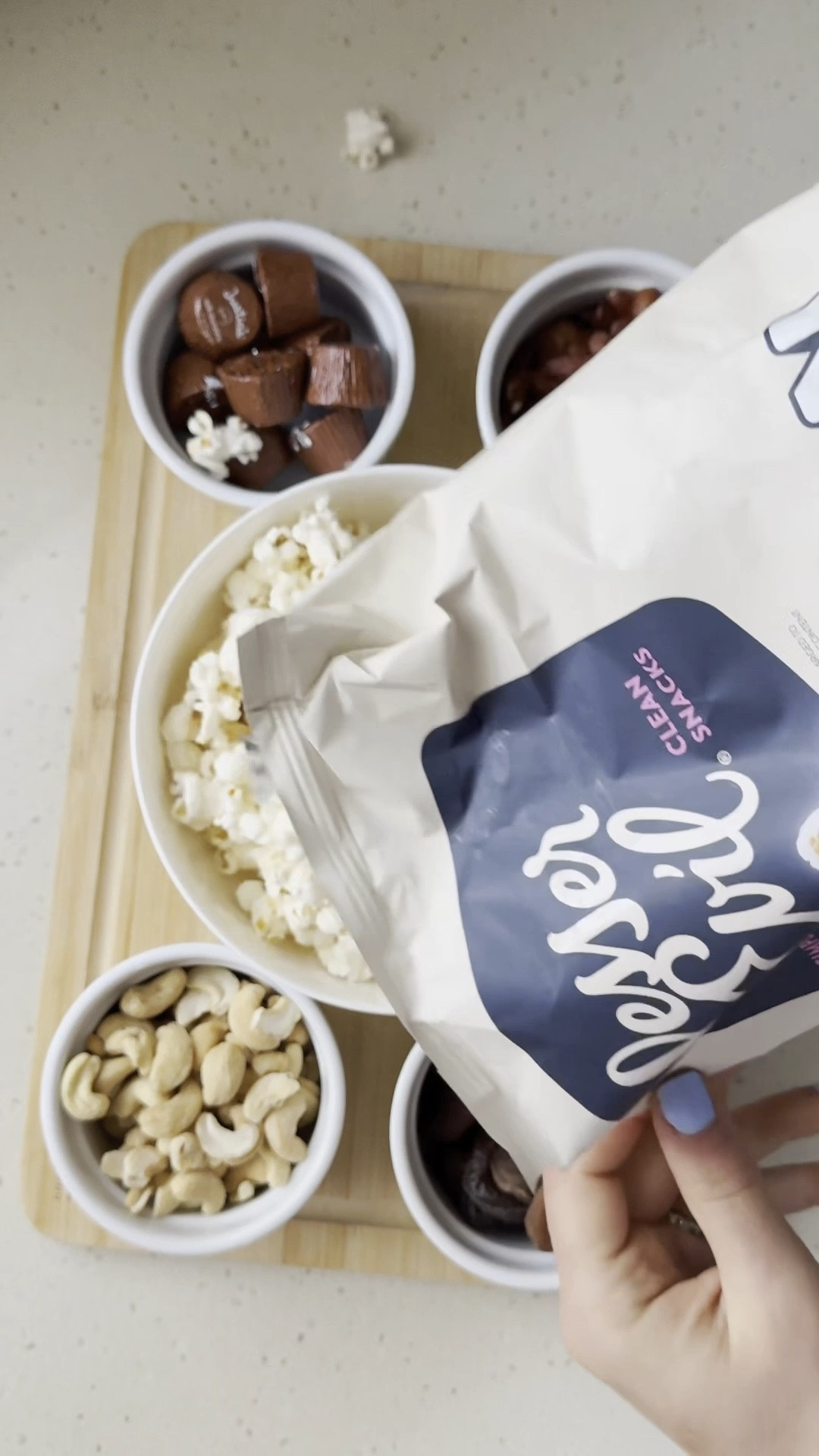 Let’s make a healthy charcuterie board 🍿 #healthysnacks #charcuteriee

#LTKFindsUnder50 #LTKGiftGuide #LTKHome