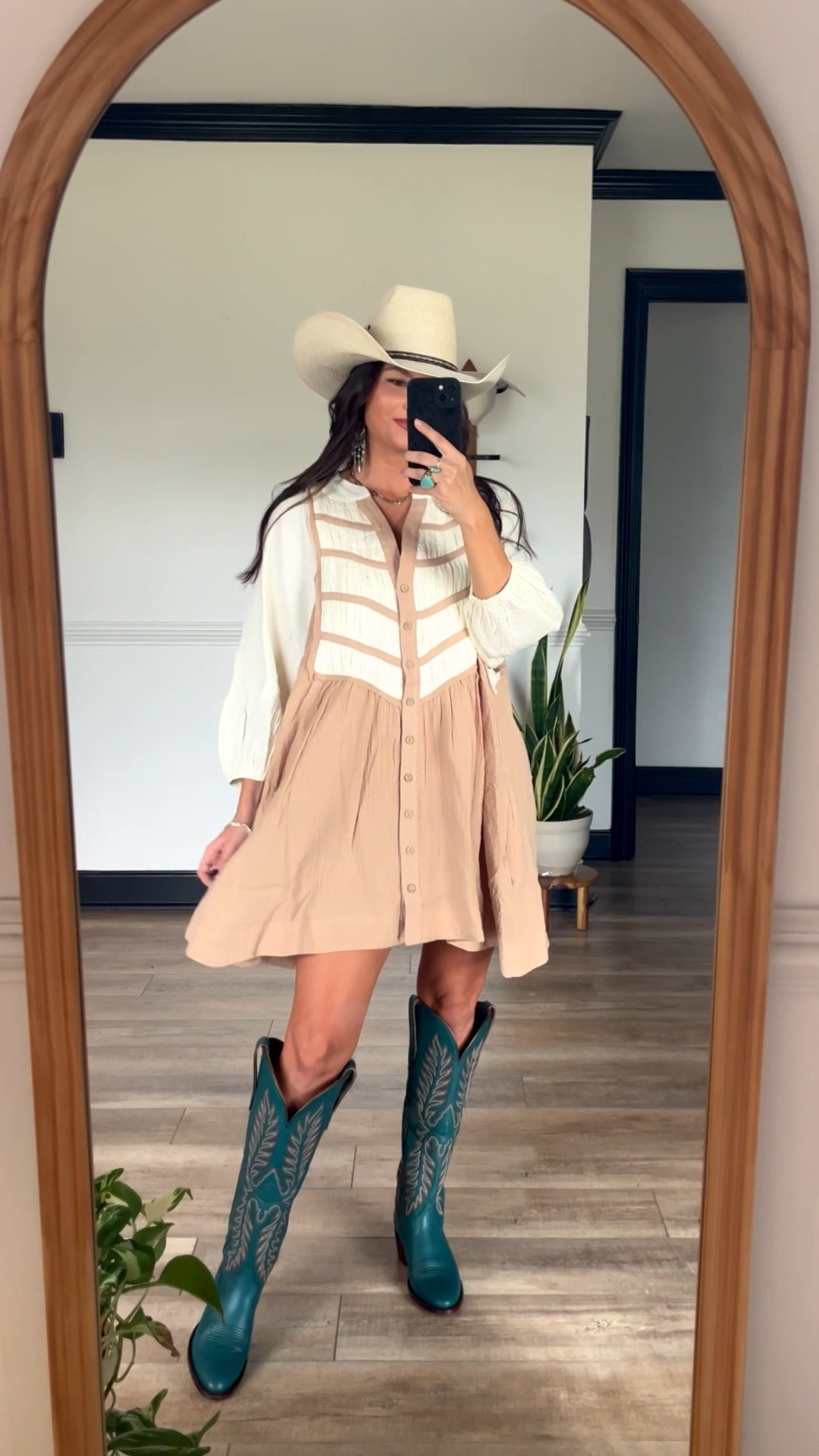 Dress/tunic has been restocked! Wearing small! Definitely a good piece for us petite girls. If you’re taller this would look great as a top with flare jeans

#LTKootd #LTKSeasonal #LTKFestival