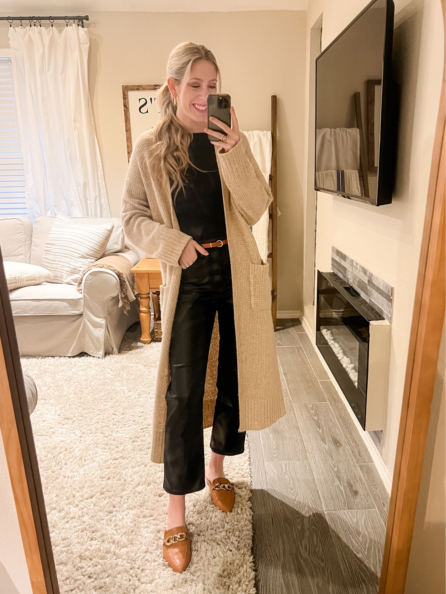 Workwear: closet basics 🖤

Paired some closet basics - black pants, black bodysuit & duster cardigan for today’s work look. 

Workwear. Business casual. Smart casual. Winter. Office outfit. 

#LTKSeasonal #LTKworkwear #LTKfindsunder50