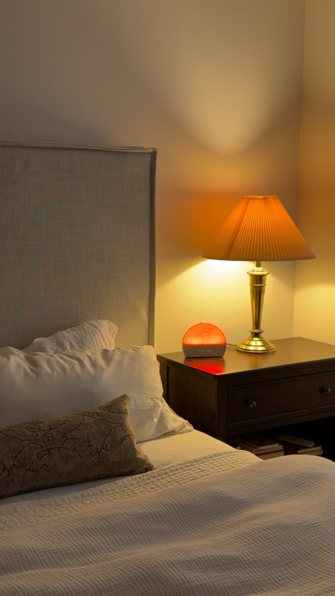 11/25/25 #hatchpartner Linking my Hatch Restore 3 in the shade Putty — my true ride-or-die for both my morning and night routines. It lives on my nightstand and has genuinely changed the way I fall asleep, wake up, and stay consistent with my habits. @hatchforsleep #hatchforsleep 

It’s currently $30 off for Black Friday/Cyber Monday through December 12th, so now is the time to grab it if it’s been on your wishlist. 🤍

#LTKCyberWeek #LTKGiftGuide #LTKHoliday