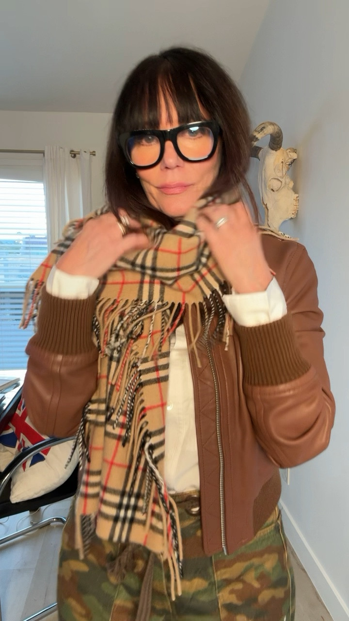 Think it clashes or doesn’t match? Chances are that’s exactly the right choice to make😎

Army pants -28
Free people 
Leather bomber jacket -medium 

#LTKStyleTip #LTKTravel #LTKWorkwear