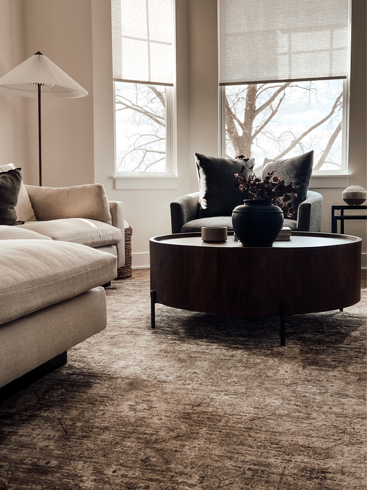 Living Room Decor + Furnituree

#LTKhome #LTKfindsunder50 #LTKfindsunder100