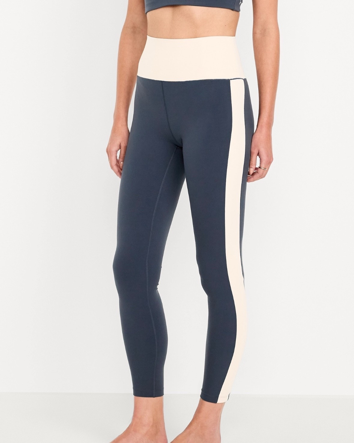 Old Navy athletic wear 

#LTKSaleAlert #LTKfitnessgoals #LTKActive