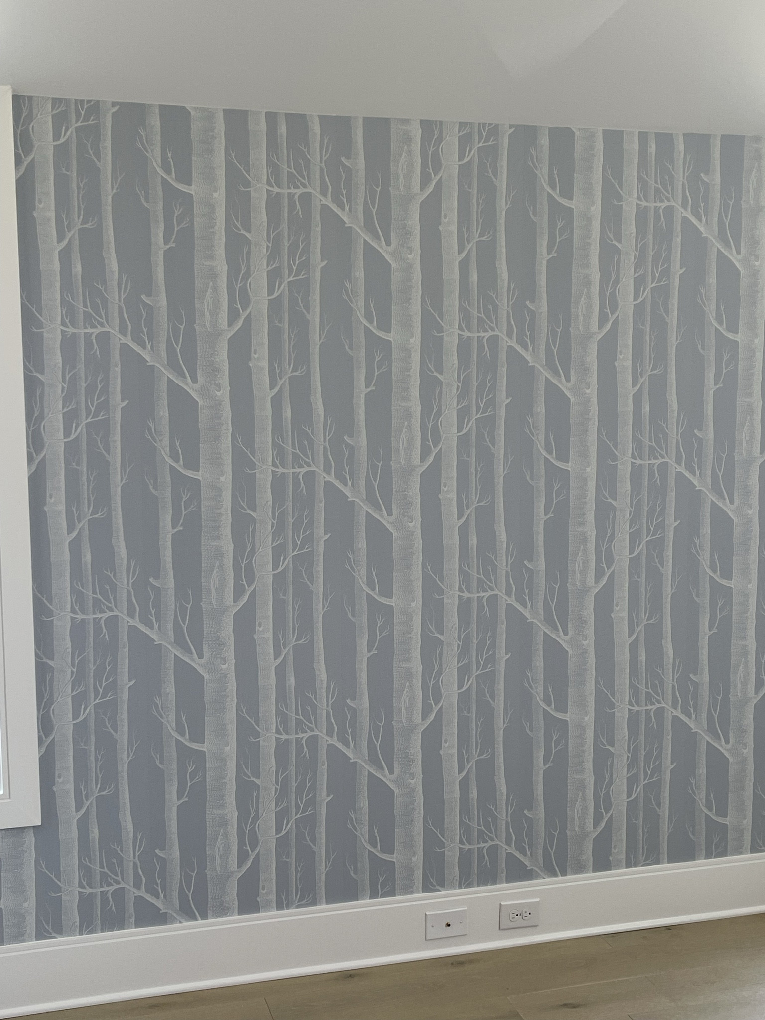 The most beautiful and delicate woodlands theme wallpaper, available in various colors. Love this light blue for a nursery or boys room!

#LTKhome