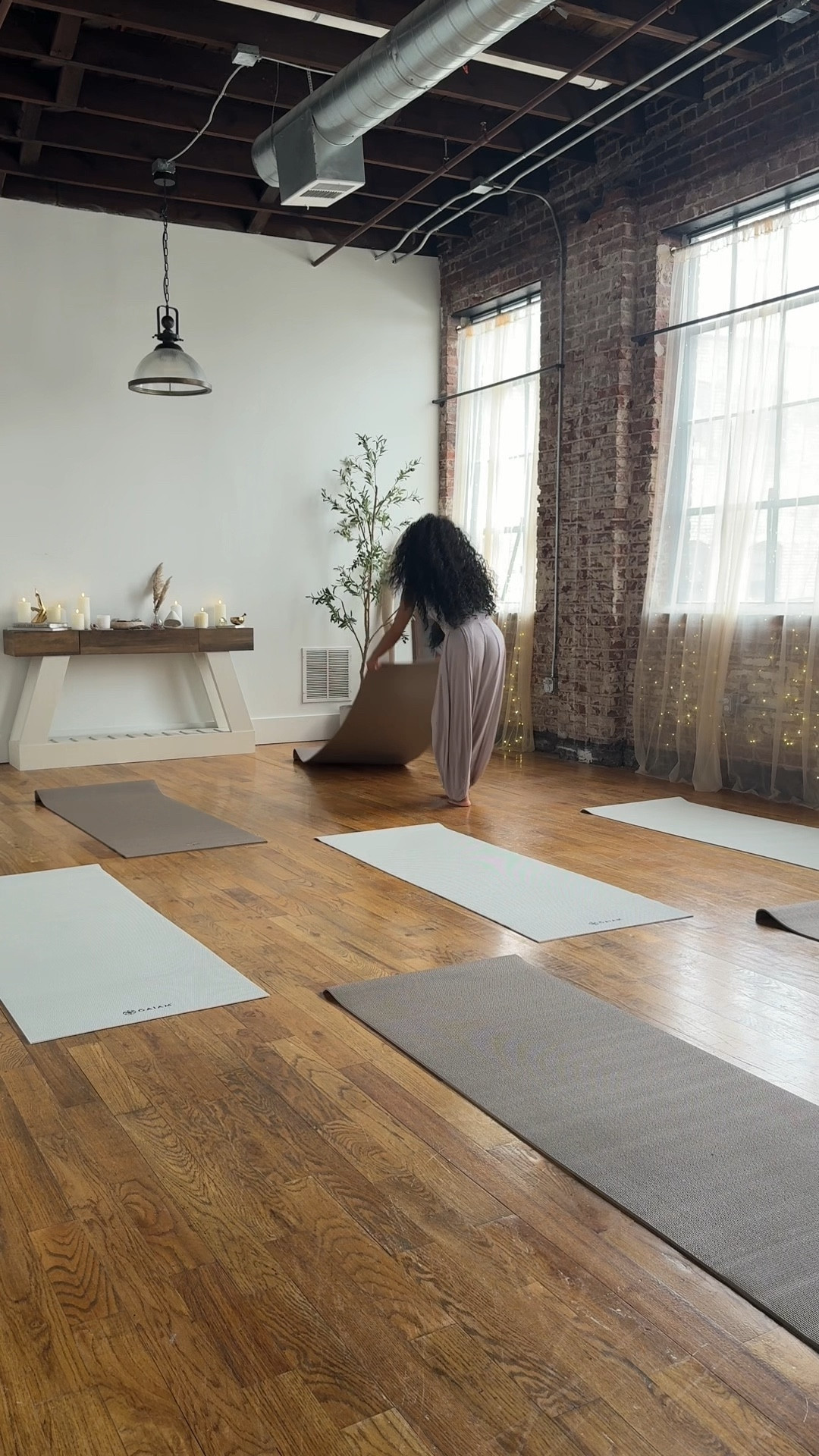 The coziest yoga pants 🧘🏽‍♀️ #yoga #yogawear

#LTKdayinmylife