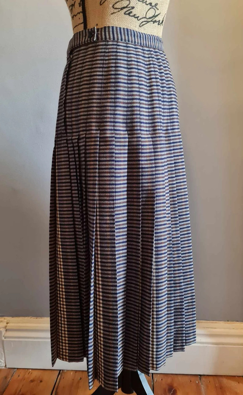 Vintage Aquascutum Pleated Pure Wool Skirt Club Check Reversible Made in England Mint Condition P... | Etsy (US)