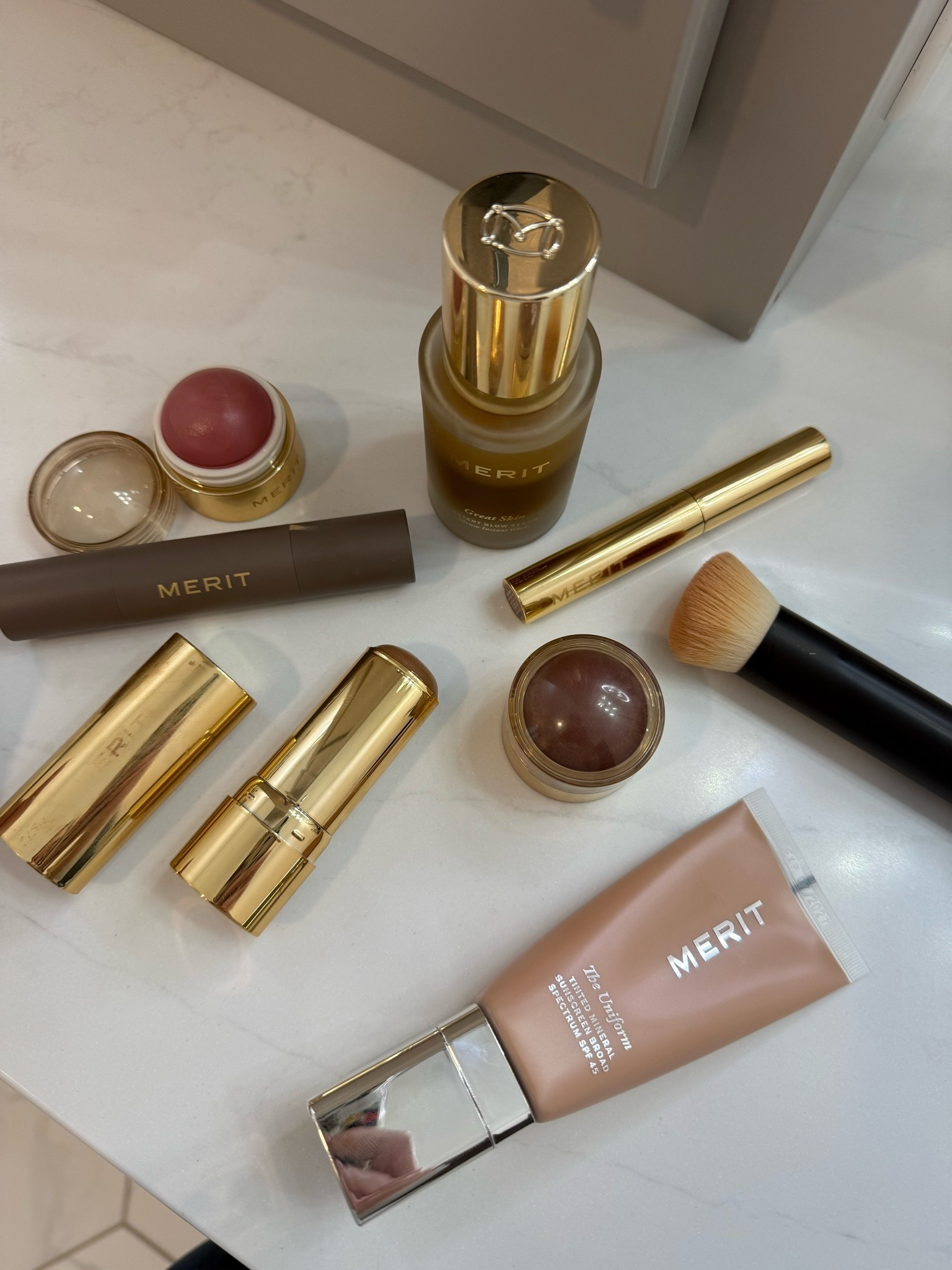 Minimalistic makeup 
Five minute makeup 
SPF makeup 
Merit skincare

#LTKBeauty
