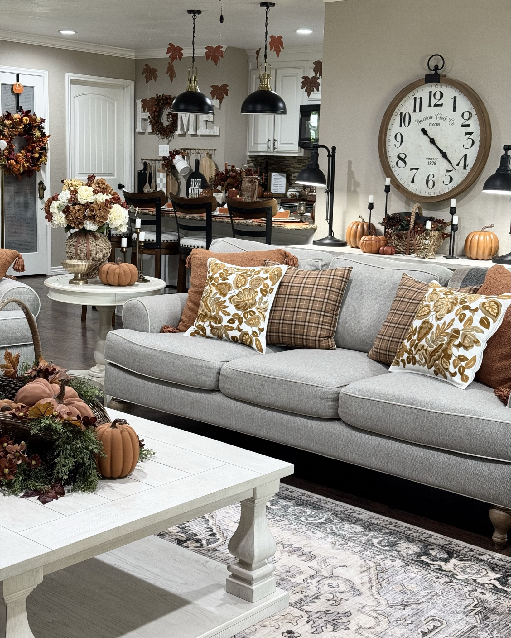 Fall Living Room Inspiration 

#LTKHome #LTKSeasonal #LTKFallSale