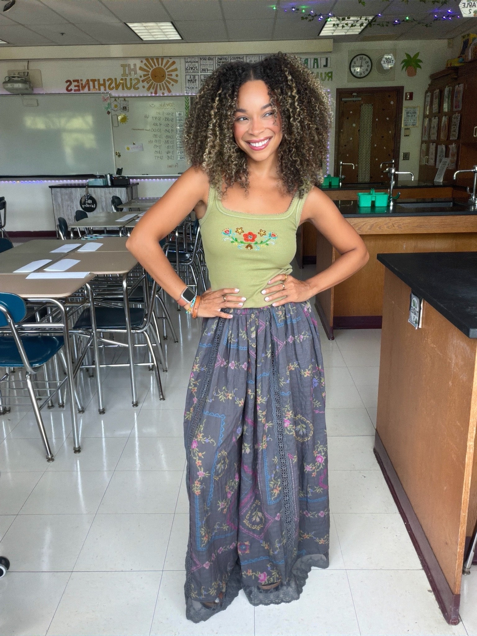 teacher OOTD 🖤🌱 #naturallife

#LTKootd #LTKgrwm #LTKWorkwear