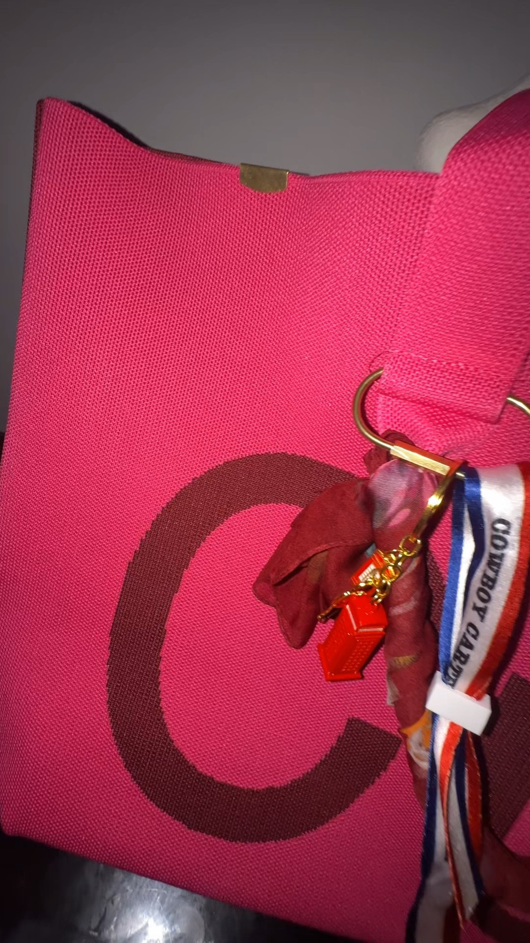 Perfect bag accessories! #totebag #accessories #purse 