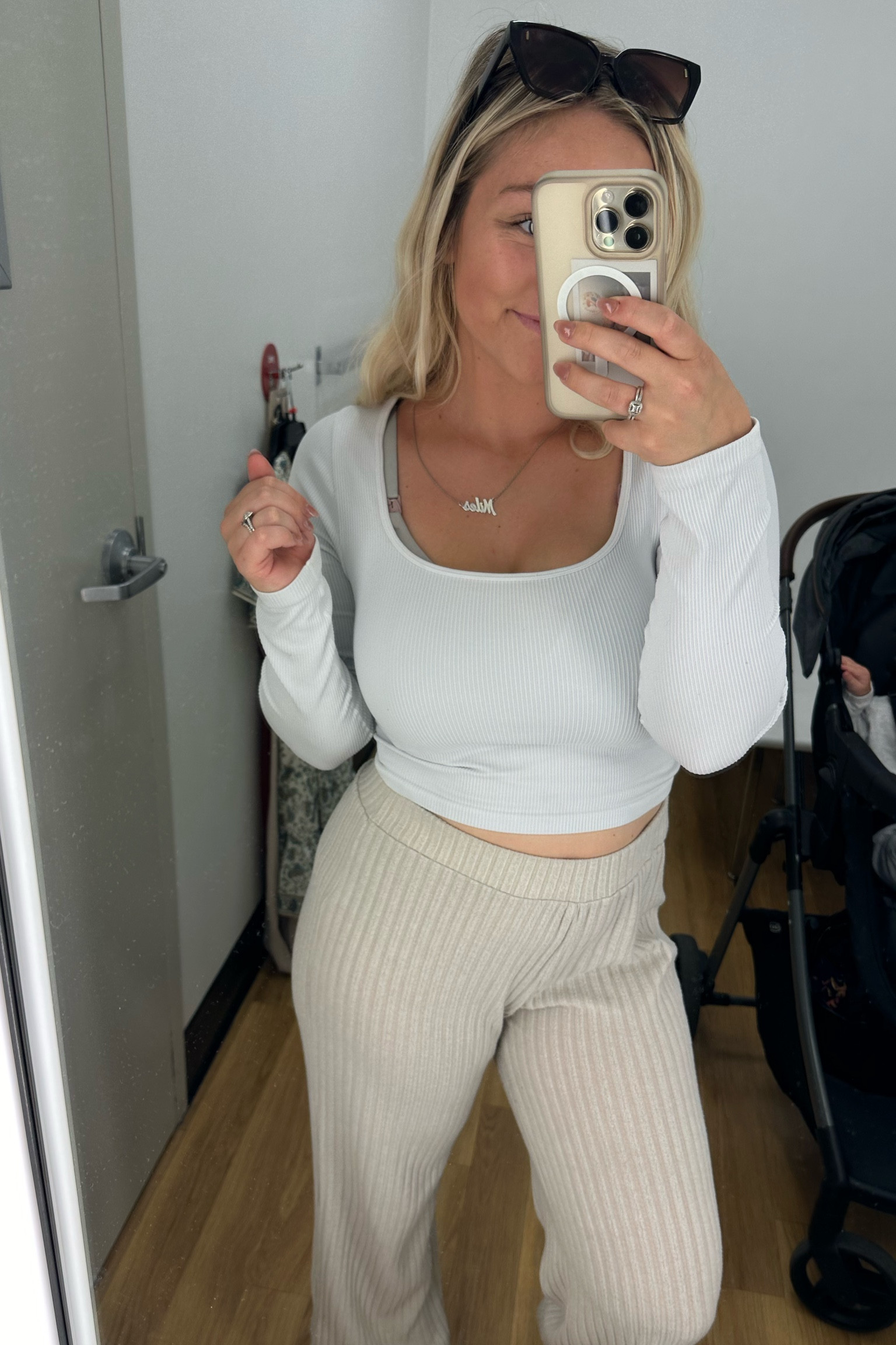 Cute/Cozy Run Errands Outfit 

#LTKStyleTip #LTKMidsize #LTKBeauty