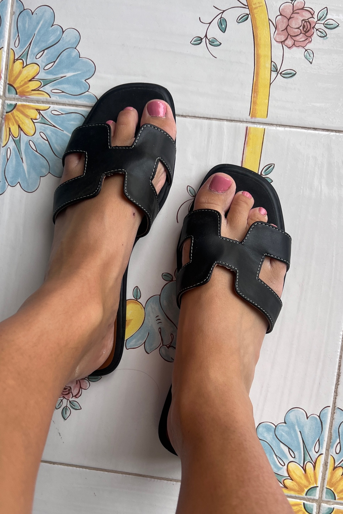 Hermes inspired sandals / great for vacation! Under $40 


Amazon fashion | amazon midsize | amazon womens fashion | amazon spring fashion | amazon outfit | amazon finds 

#LTKFindsUnder50 #LTKStyleTip #LTKShoeCrush