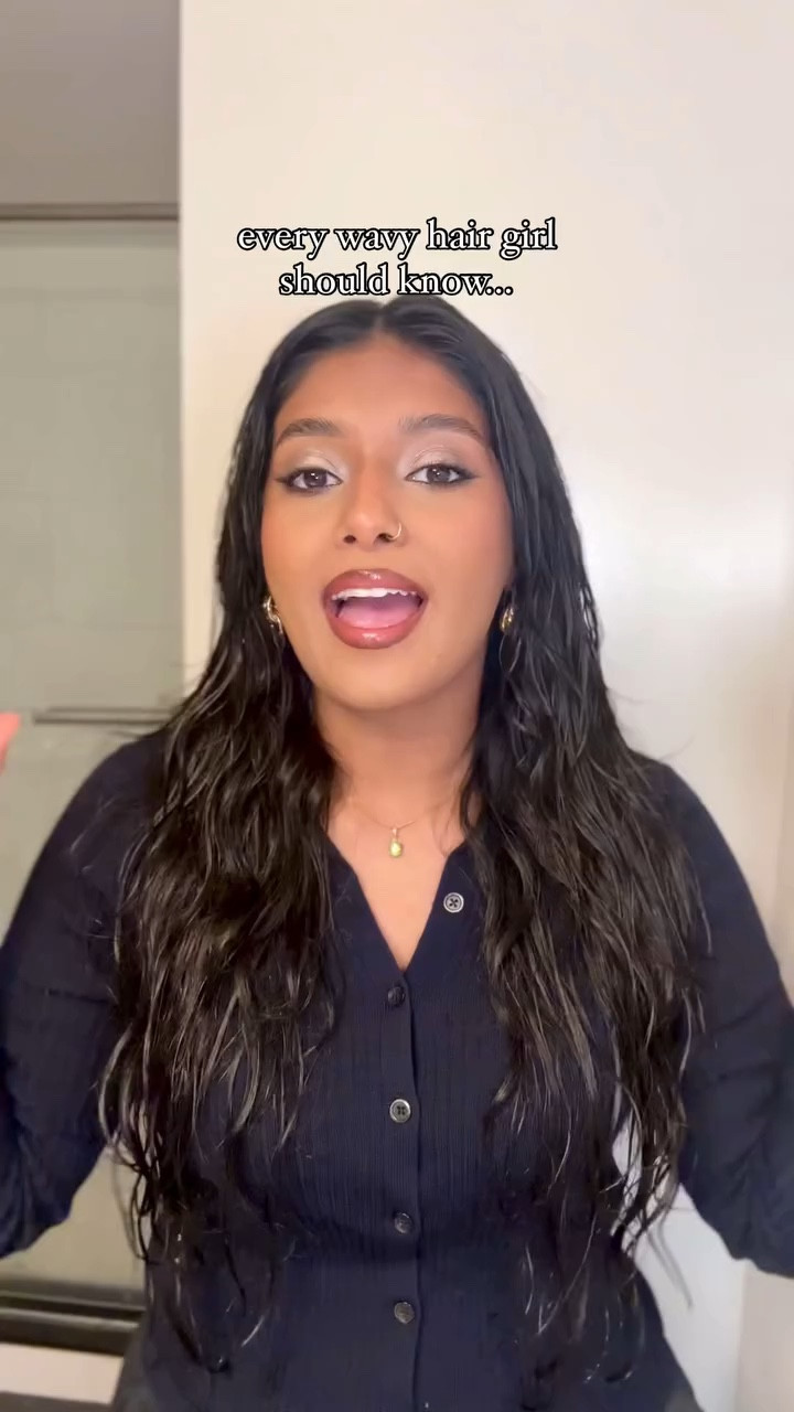 wavy/curly hair is a process 💆🏽‍♀️ products linked under wavy hair routine ⭐️ 

@tangleteezer @fentyhair @redken @marcanthonyhaircare @k18hair