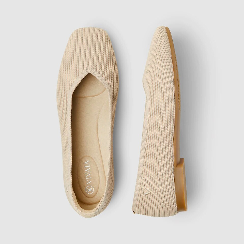 Square-Toe V-Cut Flats (Margot 2.0) | VIVAIA