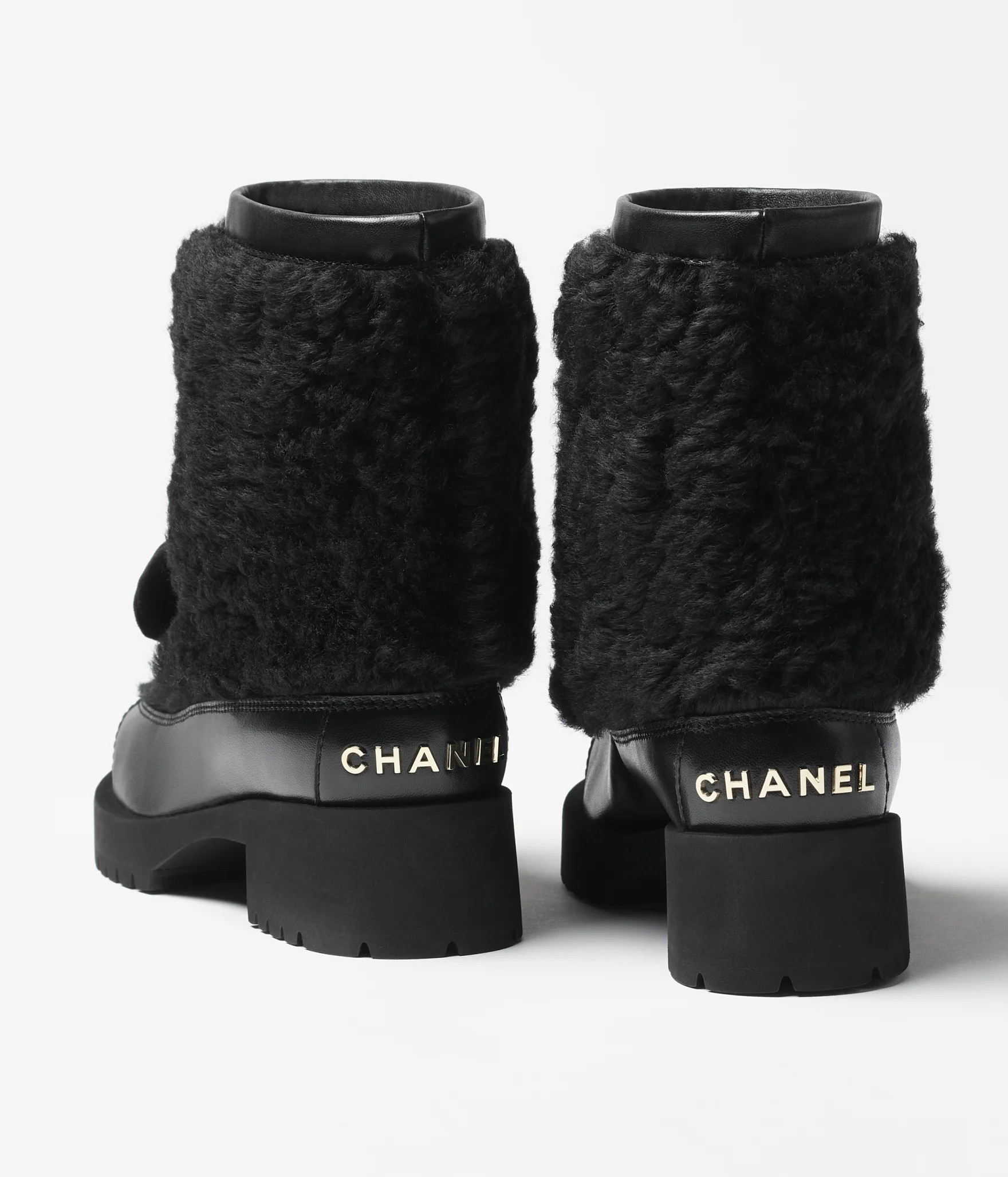 #hash-R19kicld6 {
		object-fit: cover;
		aspect-ratio: auto;
		object-position: top center;Coco N... | Chanel, Inc. (US)