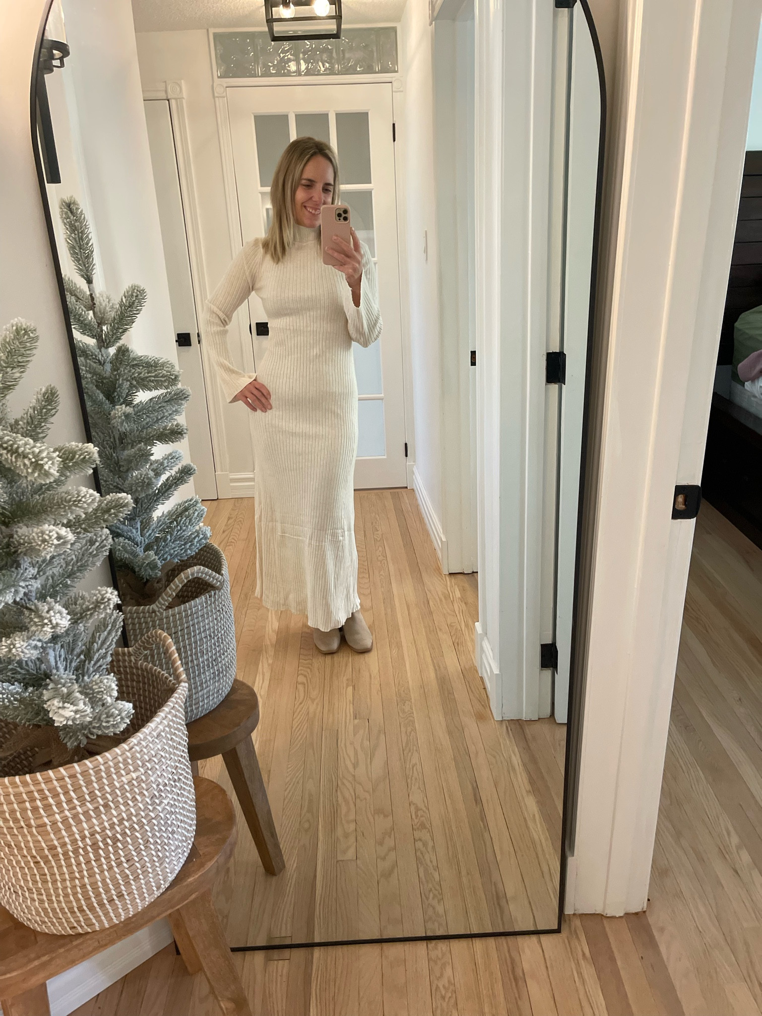 My Holiday Party Dress and low block ankle boots are both currently on sale for Black Friday! 

Both fit TTS. I am wearing a size small, and size 8 boots. 


Target find, target Christmas dress, holiday dress, dinner party dress, maxi dress, tan ankle booties 

#LTKHoliday #LTKSaleAlert #LTKStyleTip