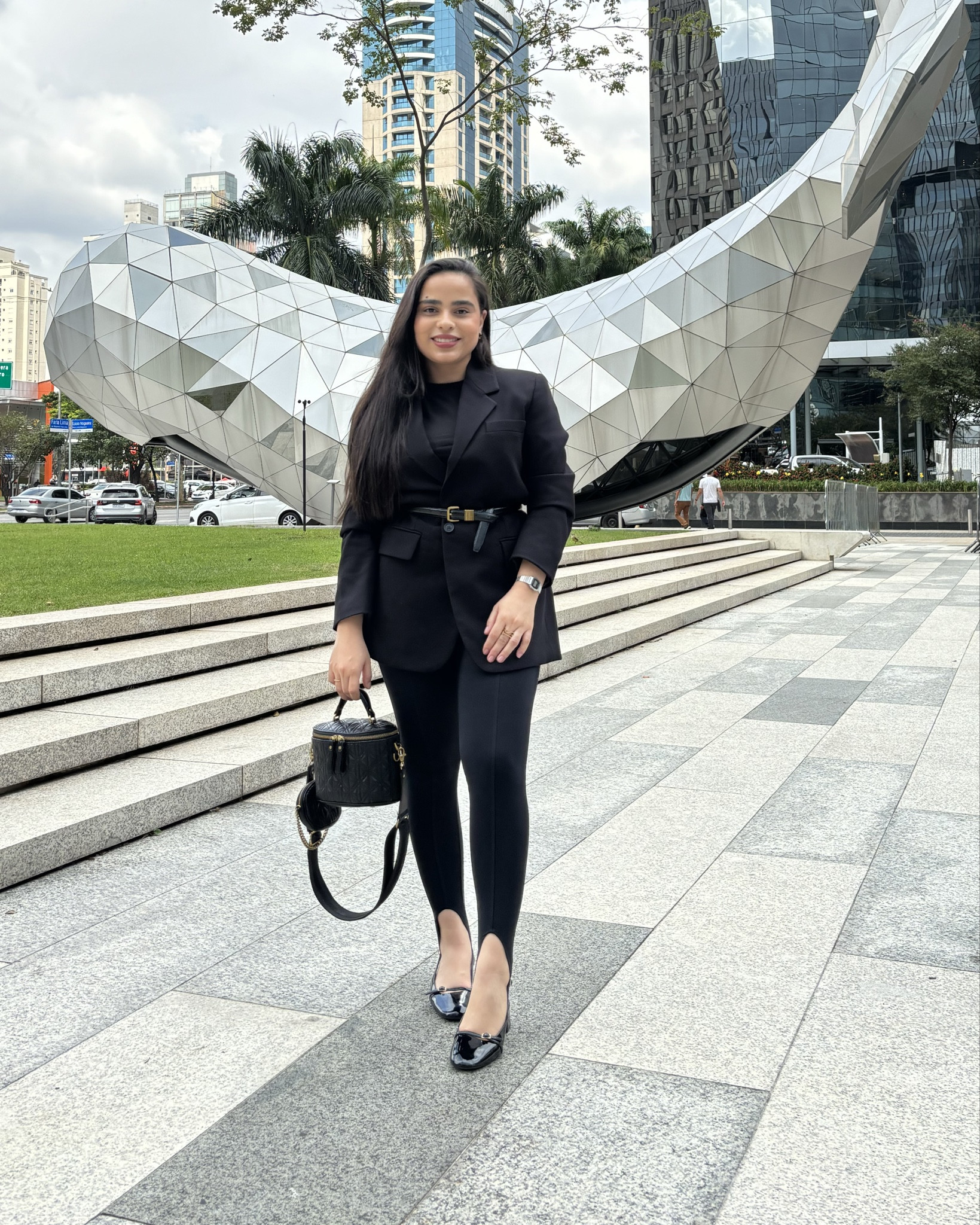 Look do dia com um clássico que voltou a ser hit: o slingback. Esse é da coleção da Virgínia para a Anacapri, super confortável e estiloso. No site da ZZMALL você encontra essa e outras marcas e temos desconto com o cupom ZZCUPOM604 🏷️✨

#LTKshoes #LTKbrasil #LTKbag