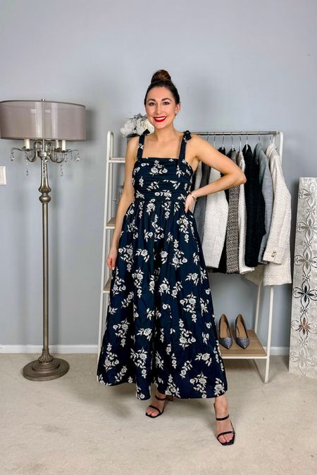 Spring dress 🖤🤍

Black and white floral maxi dress size small, TTS
Black strappy heel sandals size 7, TTS

Vacation dress 
Vacation outfit
Date night outfit 
Wedding guess dress 
Abercrombie dress 
Spring outfit 

#LTKSpringSale #LTKshoecrush #LTKSeasonal