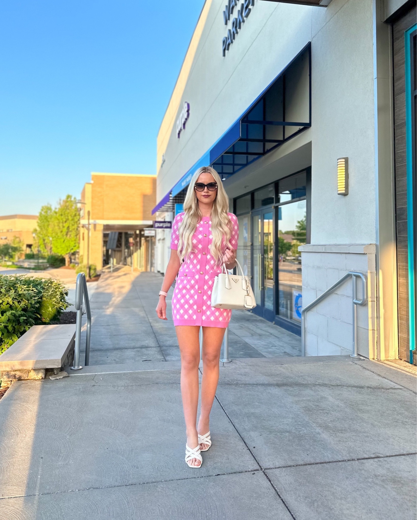 Exact items are sold out, but dupes linked below!

Gingham | Preppy | Mini Dress

#LTKSeasonal