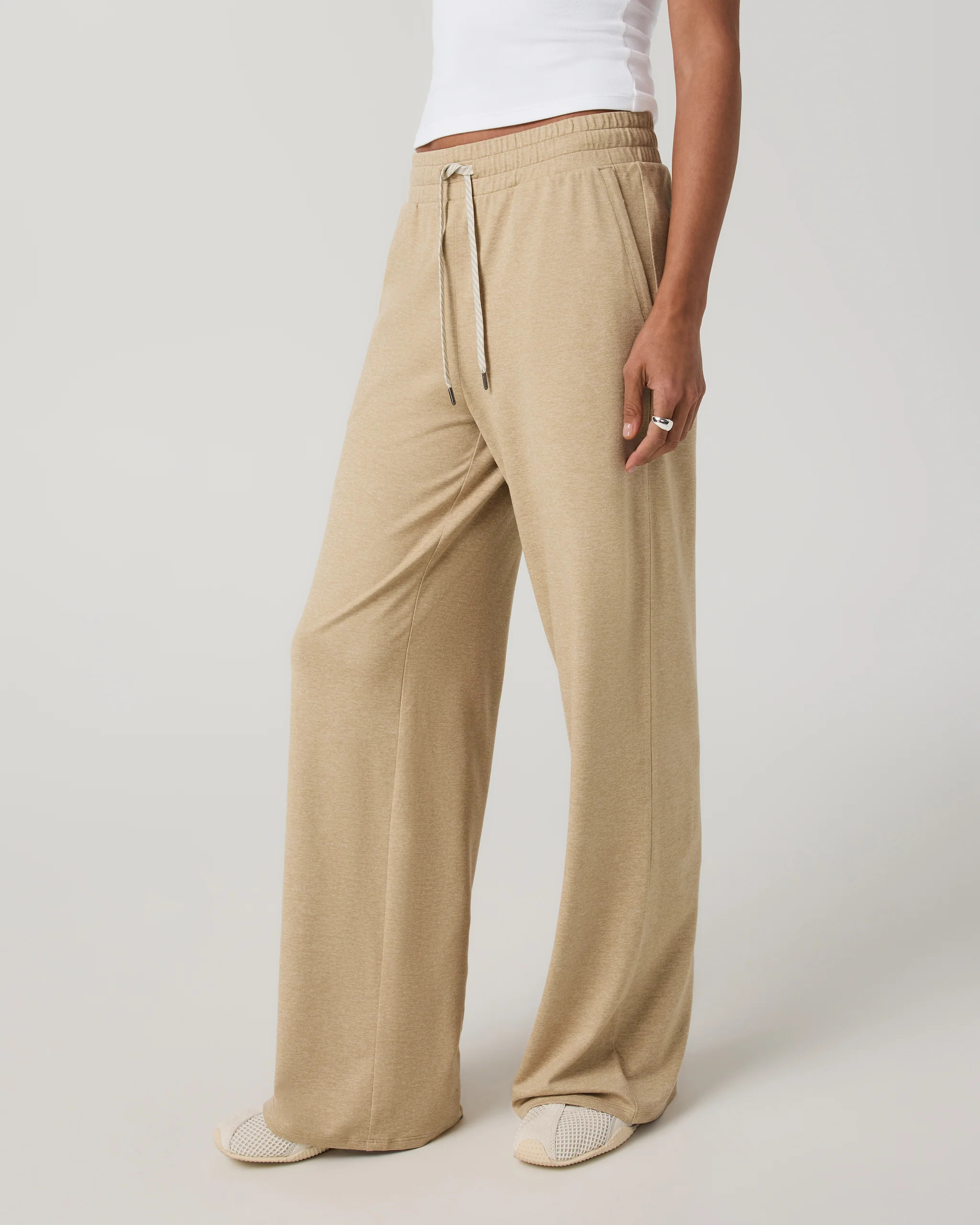 Halo Essential Wideleg Pant - Long | Vuori Clothing (US & Canada)