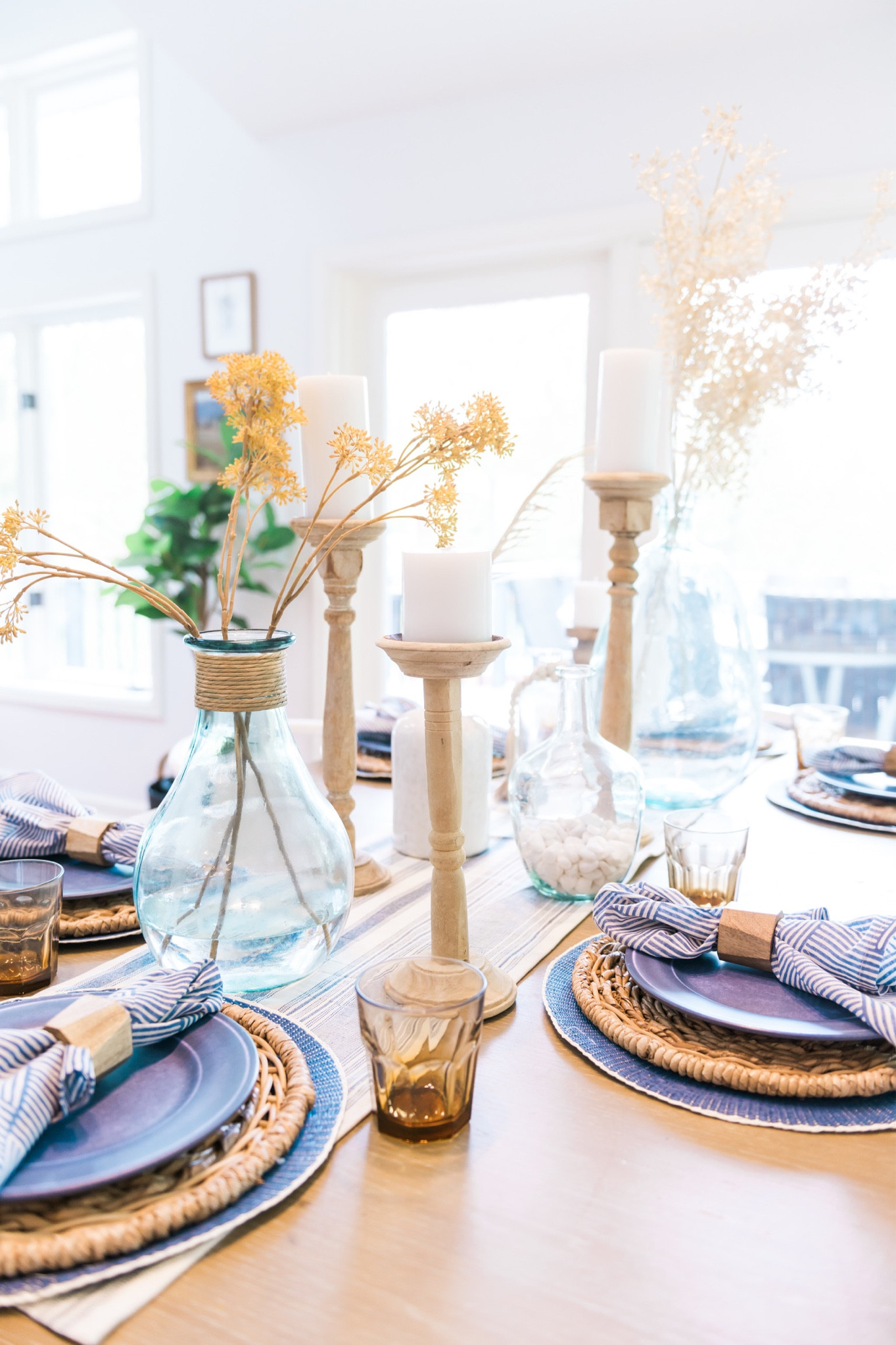 Neutral bright and airy tablescape! 

#LTKhome #LTKstyletip #LTKSeasonal
