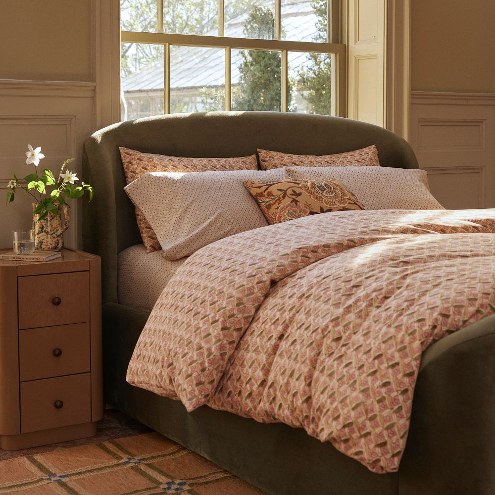 Pierce &amp; Ward Upholstered Sleigh Bed | West Elm (US)