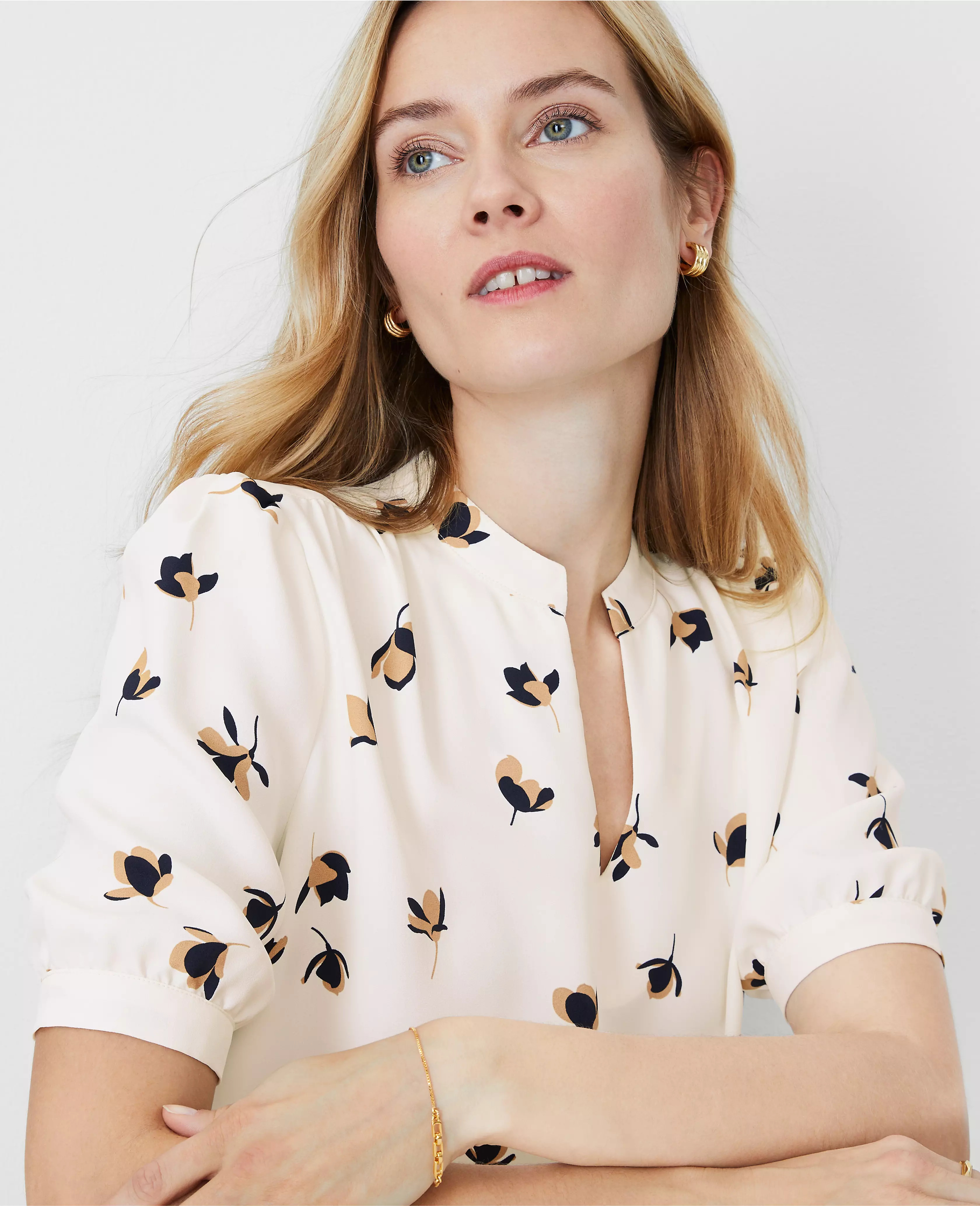 Petite Floral Split Neck Puff Sleeve Top | Ann Taylor (US)