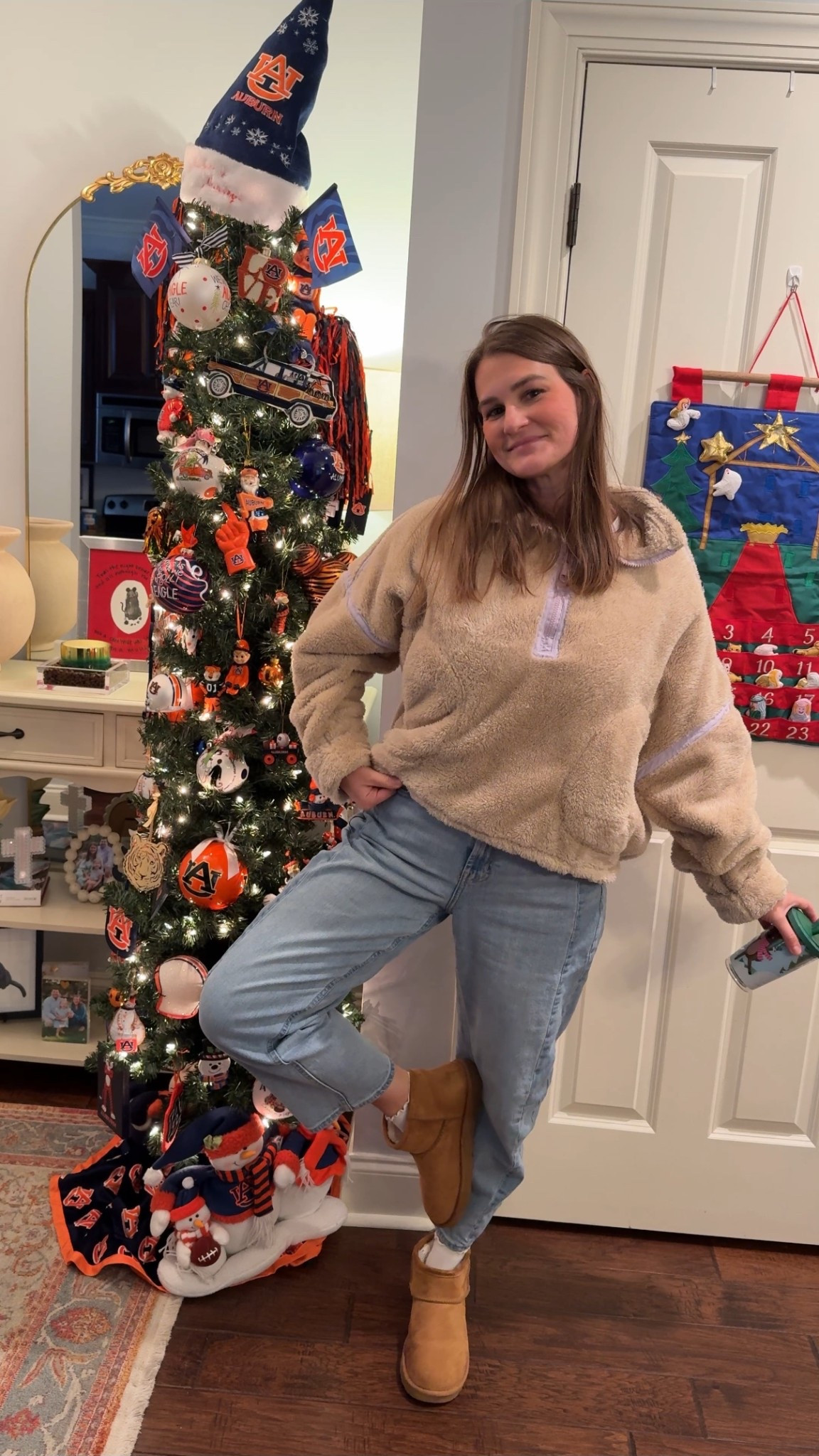 cozy chic 

#LTKmomlife #LTKHoliday #LTKGiftGuide