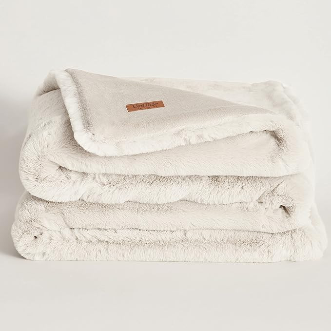 UnHide Marshmallow - Faux Fur Blanket - Heavy Weight, Extra Soft Blanket - Made from Recycled Mat... | Amazon (US)