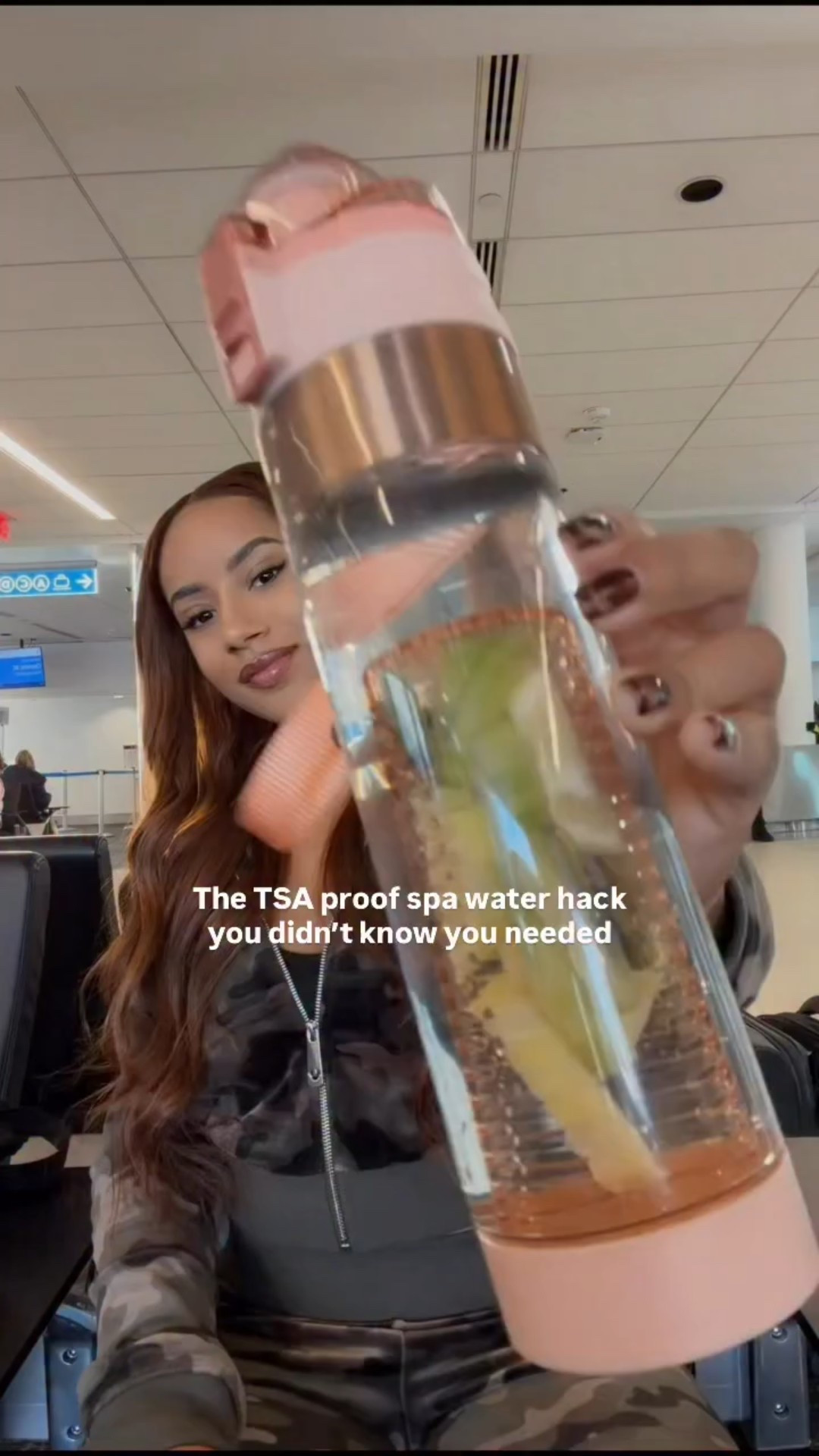 The TSA proof way I bring spa water on my flight 💦 For this one I prepped cucumber, lemon + mint for hydration & light debloating. Buy a water after security & now you have infused water for your travels ✈️
LMK if you want the bottle link 🩵

#TravelHack #WellnessTips #GlowInsideOut #SpaWater #InfusedWater