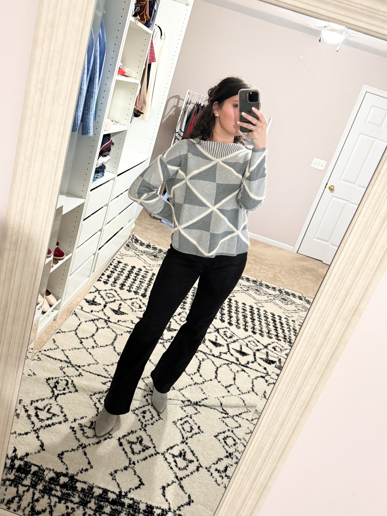 The best black bootcut jeans out there 

#LTKFindsUnder100 #LTKootd