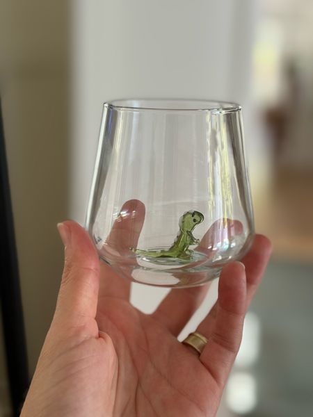 Have you ever seen anything this cute? A little Dino glass for Dino 😆😜