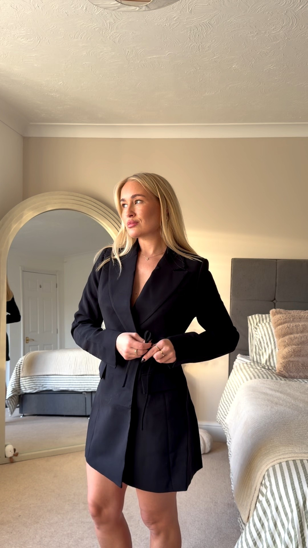 Party season blazer dress 🖤

MOLLY20 for 20% off full priced items until 15th December xx 

Xmas party dress 

#LTKpartywear