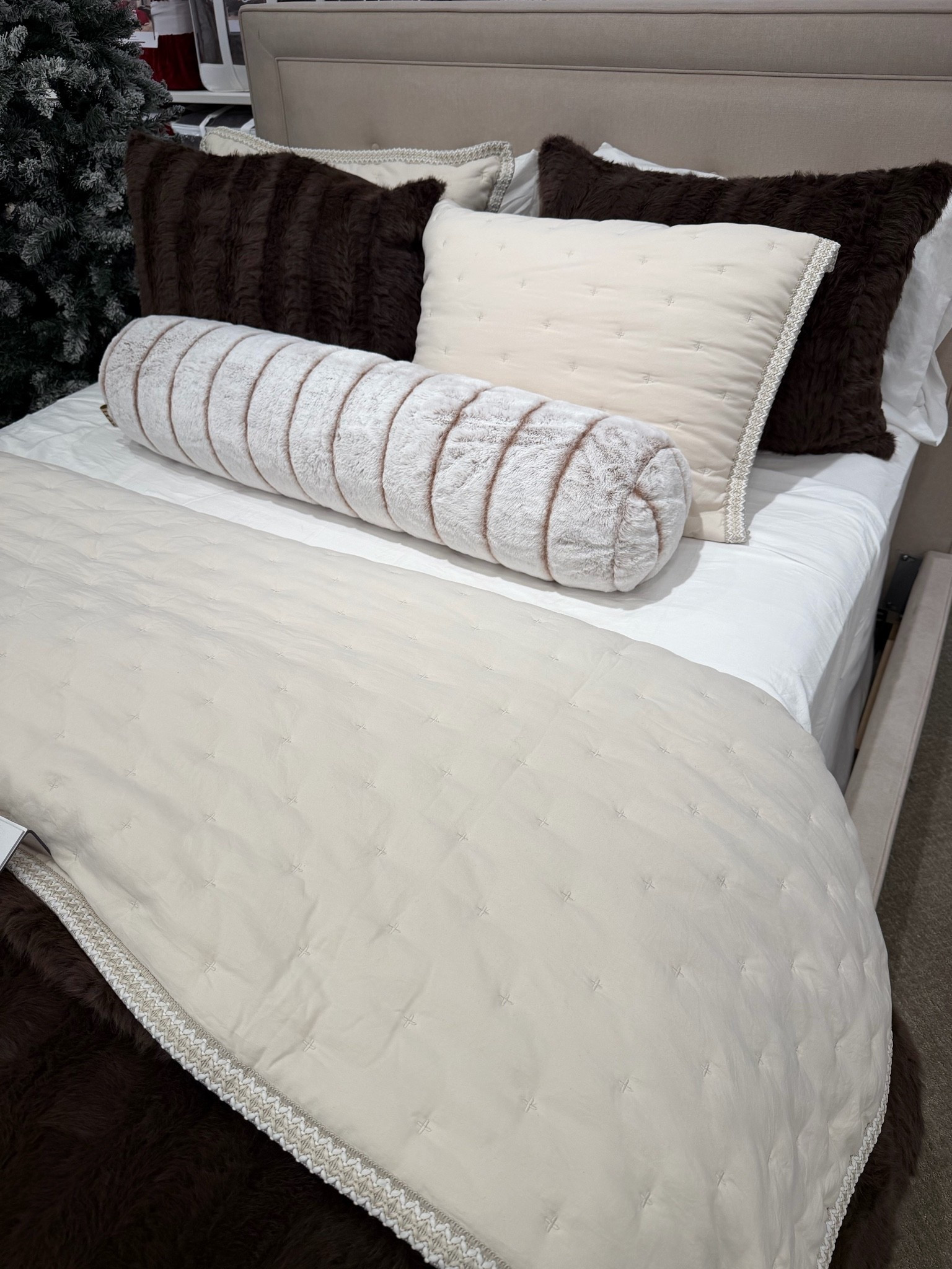 Ugg bedding!

#LTKHome