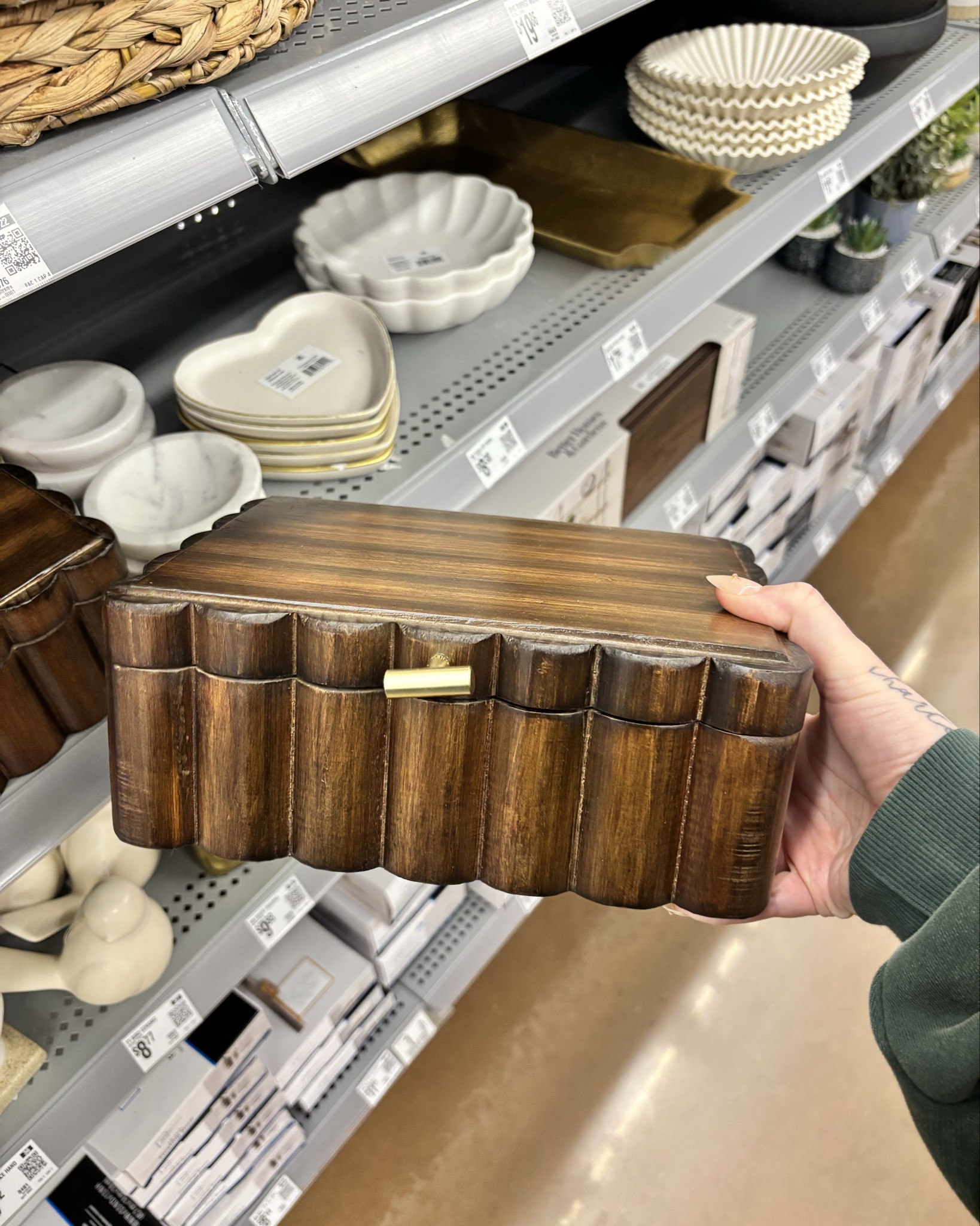 I can’t believe it’s Walmart 😌

If you’ve been wanting to refresh your space without spending a ton, these are the Walmart home finds I’m currently obsessed with.

I’ve been finding so many pieces that look high-end but are actually so affordable—and perfect for everyday styling.

My favorites right now: ✔️ neutral home decor ✔️ cozy textures + accents ✔️ functional pieces that still feel aesthetic ✔️ simple upgrades that make your space feel done

It’s giving elevated, lived-in, and effortlessly put together (without the designer price tag)

Perfect for a quick home refresh, apartment updates, or just romanticizing your everyday space ✨

Shop all my favorite Walmart home decor finds on LTK 🤍

walmart home decor finds, affordable home decor walmart, budget home styling ideas, neutral decor on a budget, walmart aesthetic home, home decor dupes walmart, cozy home essentials, modern budget home decor
Walmart dupes, affordable home finds 